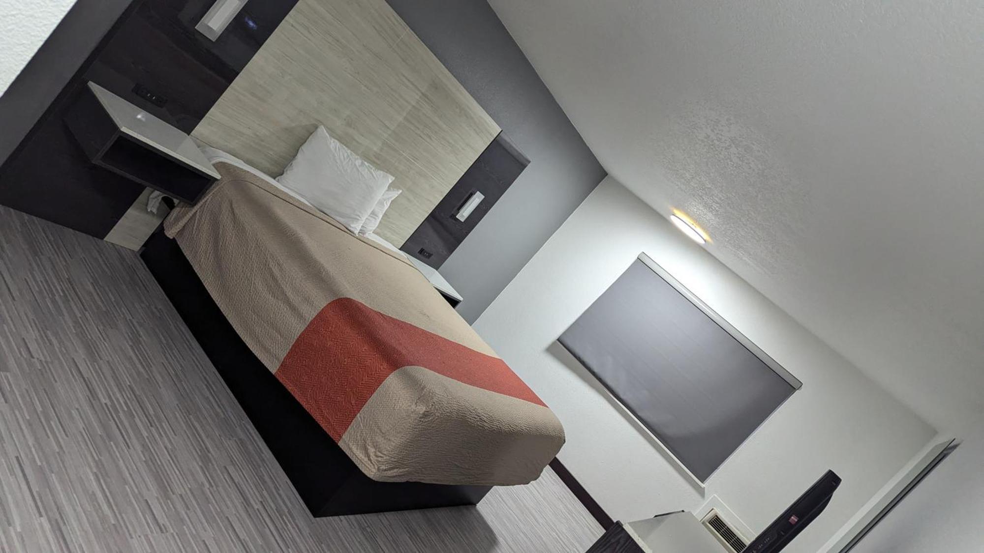 Evergreen Inn & Suites Portland (Adults Only) Exteriér fotografie
