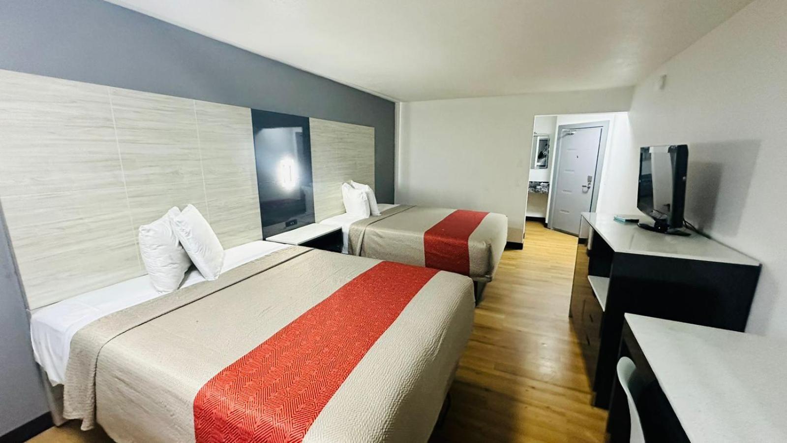 Evergreen Inn & Suites Portland (Adults Only) Exteriér fotografie